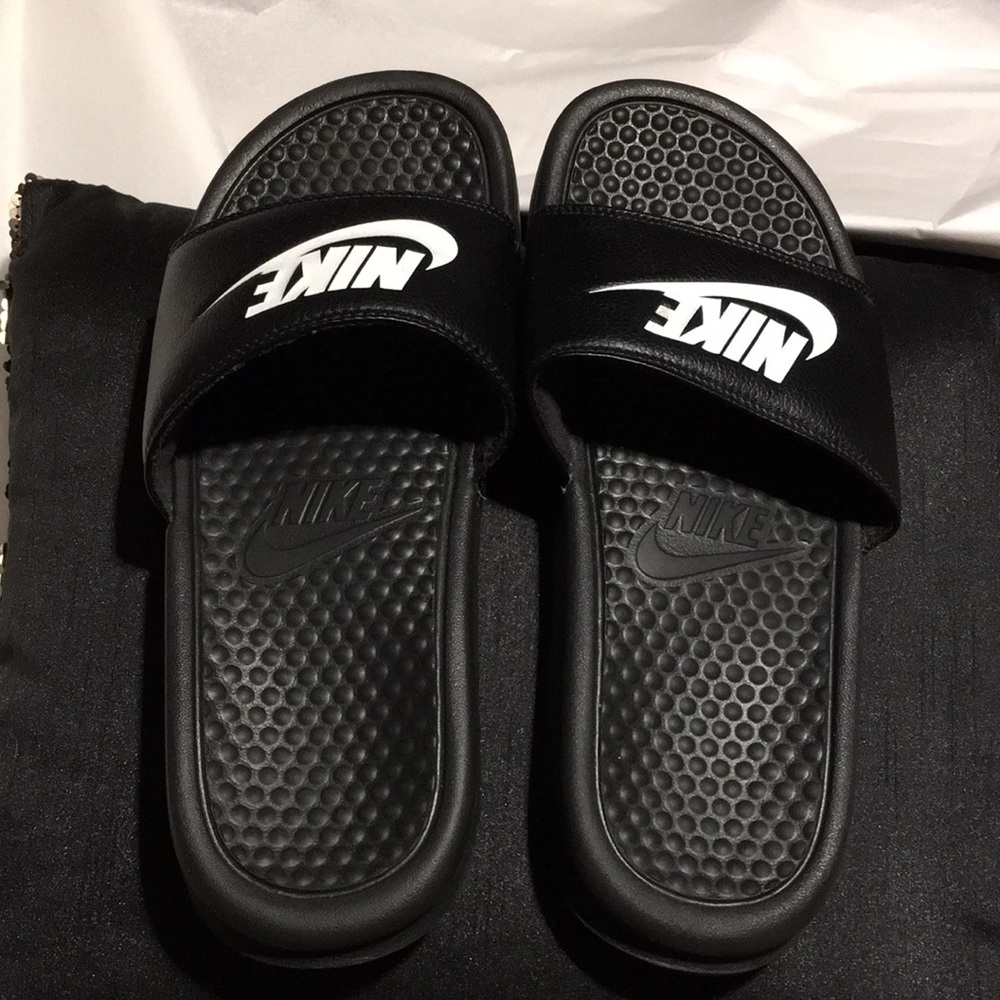 Nike  black Sandals